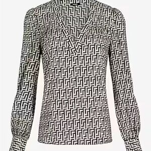 Black and White Graphic Fitted Long Sleeve V-Neck Blouse